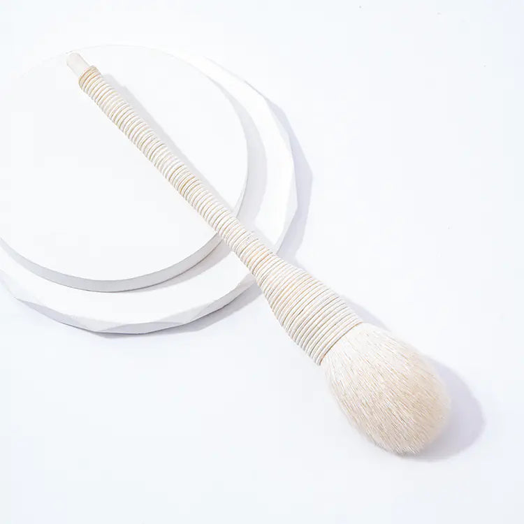 Wood Handle Rattan Wool Powder Brush and Makeup Brushes