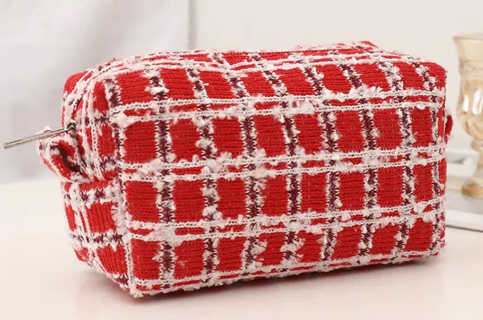 Vintage Knitted Cosmetic Bag with Geometric Pattern
