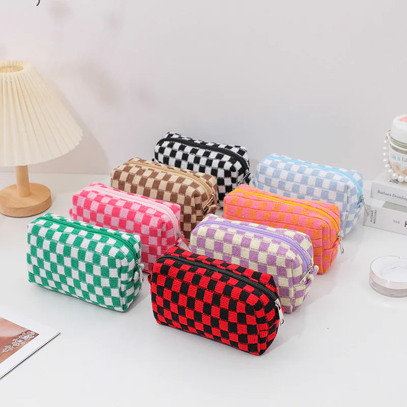 Checkerboard Knitted Cosmetic Bag in Contrast Wool